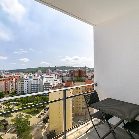 Whome Family Condo - Urban Retreat With Parking, Ac, Elevator In Great Location Lisbon Luaran gambar
