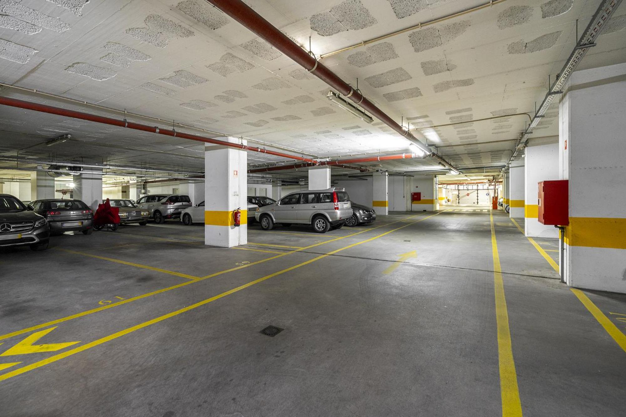 Whome Family Condo - Urban Retreat With Parking, Ac, Elevator In Great Location Lisbon Luaran gambar