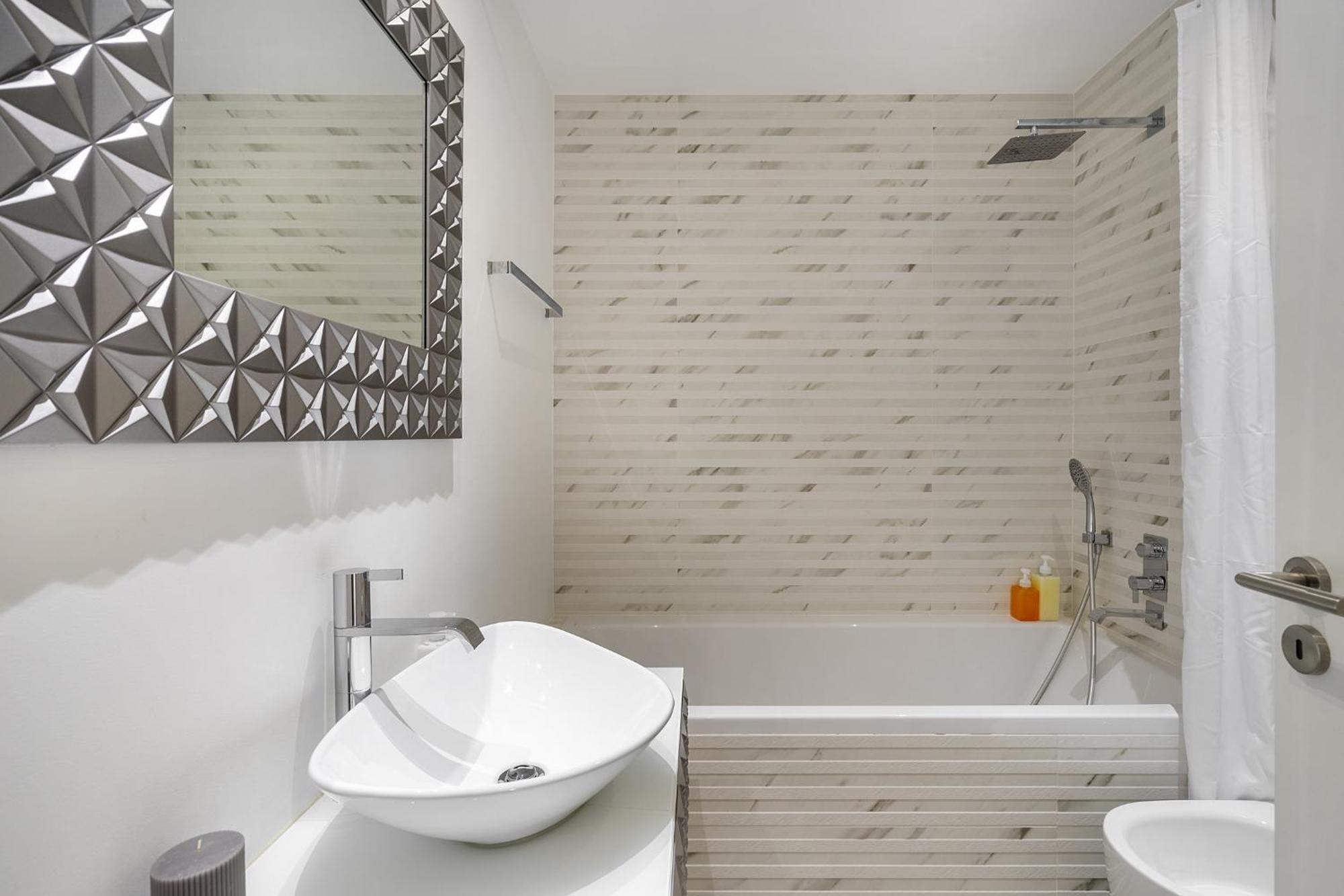 Whome Family Condo - Urban Retreat With Parking, Ac, Elevator In Great Location Lisbon Luaran gambar