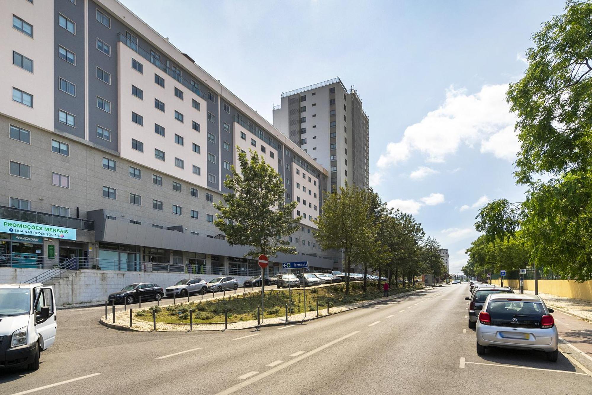 Whome Family Condo - Urban Retreat With Parking, Ac, Elevator In Great Location Lisbon Luaran gambar