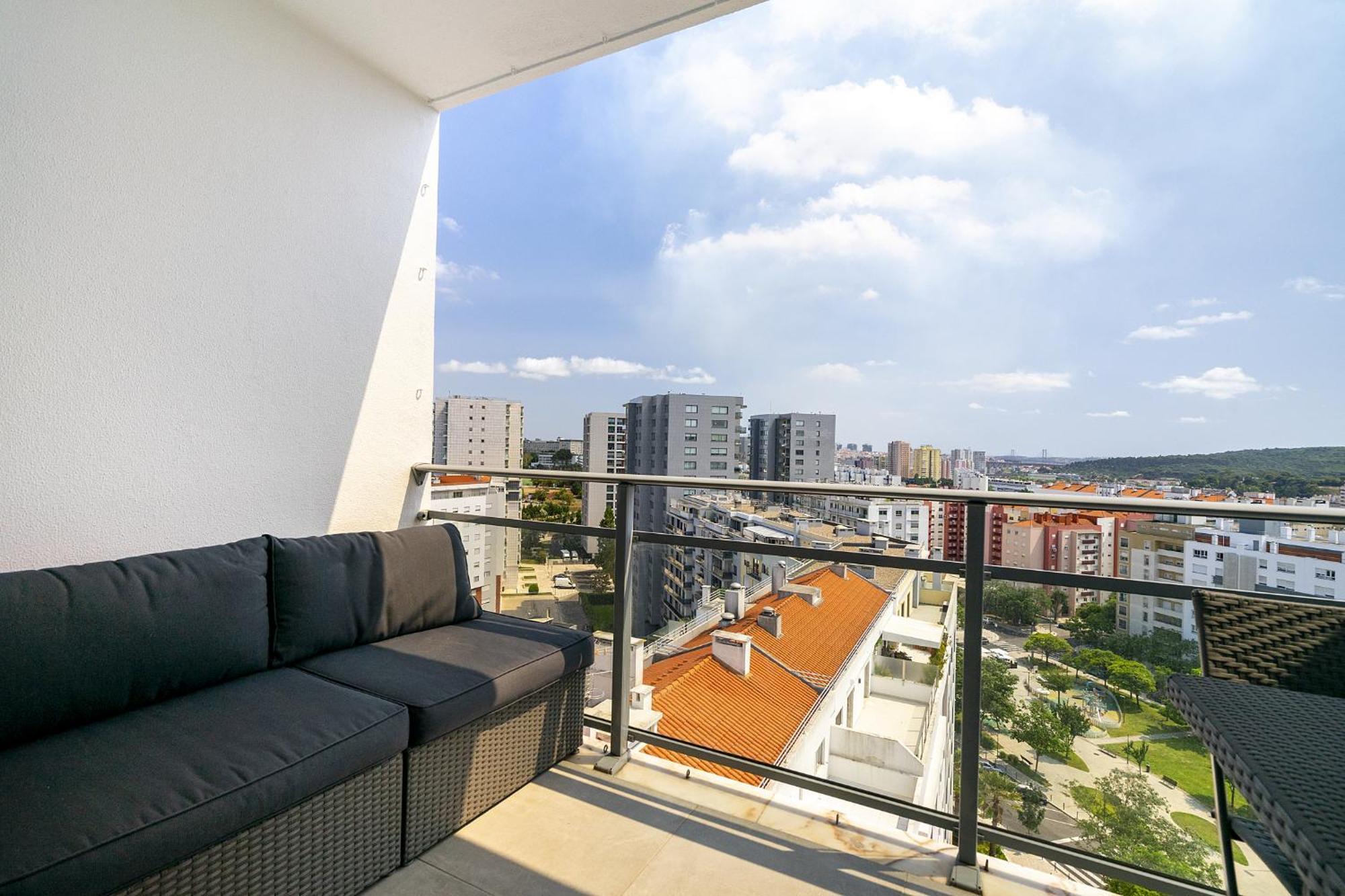 Whome Family Condo - Urban Retreat With Parking, Ac, Elevator In Great Location Lisbon Luaran gambar