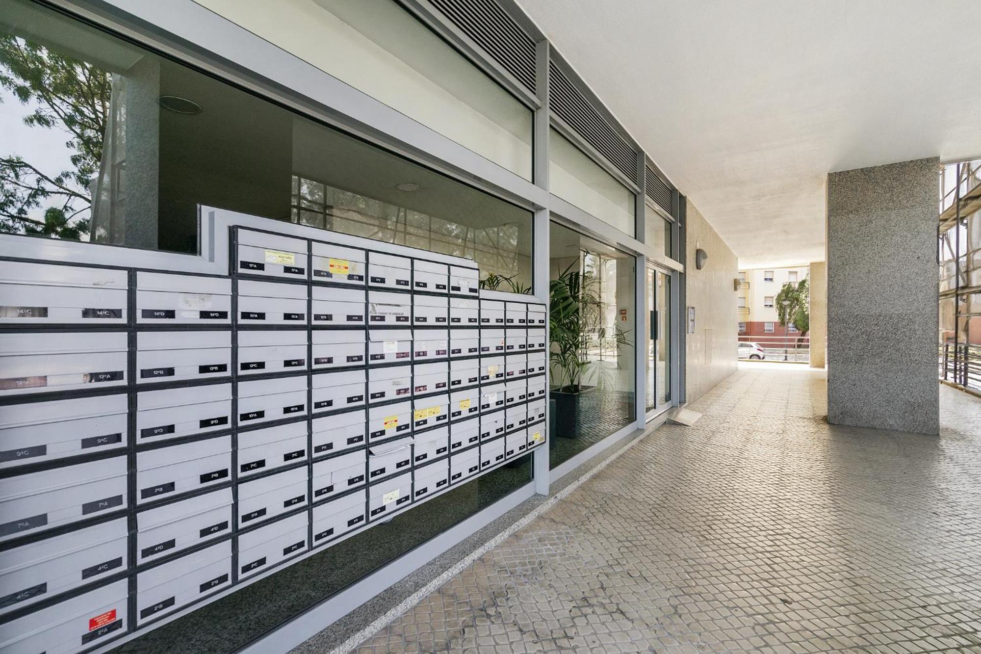 Whome Family Condo - Urban Retreat With Parking, Ac, Elevator In Great Location Lisbon Luaran gambar